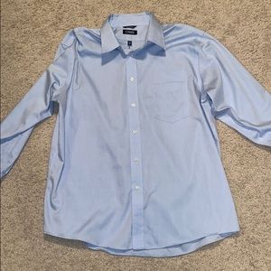 CHAPS light blue non iron button down shirt